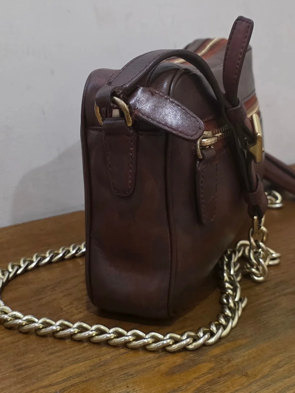 Vintage Coach Distressed Brown Leather Crossbody bag - Picture 5 of 11